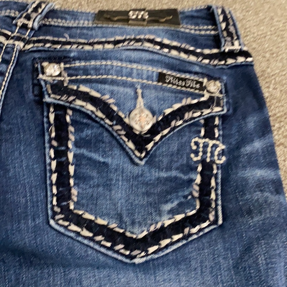 Miss Me Crop Jeans size 28